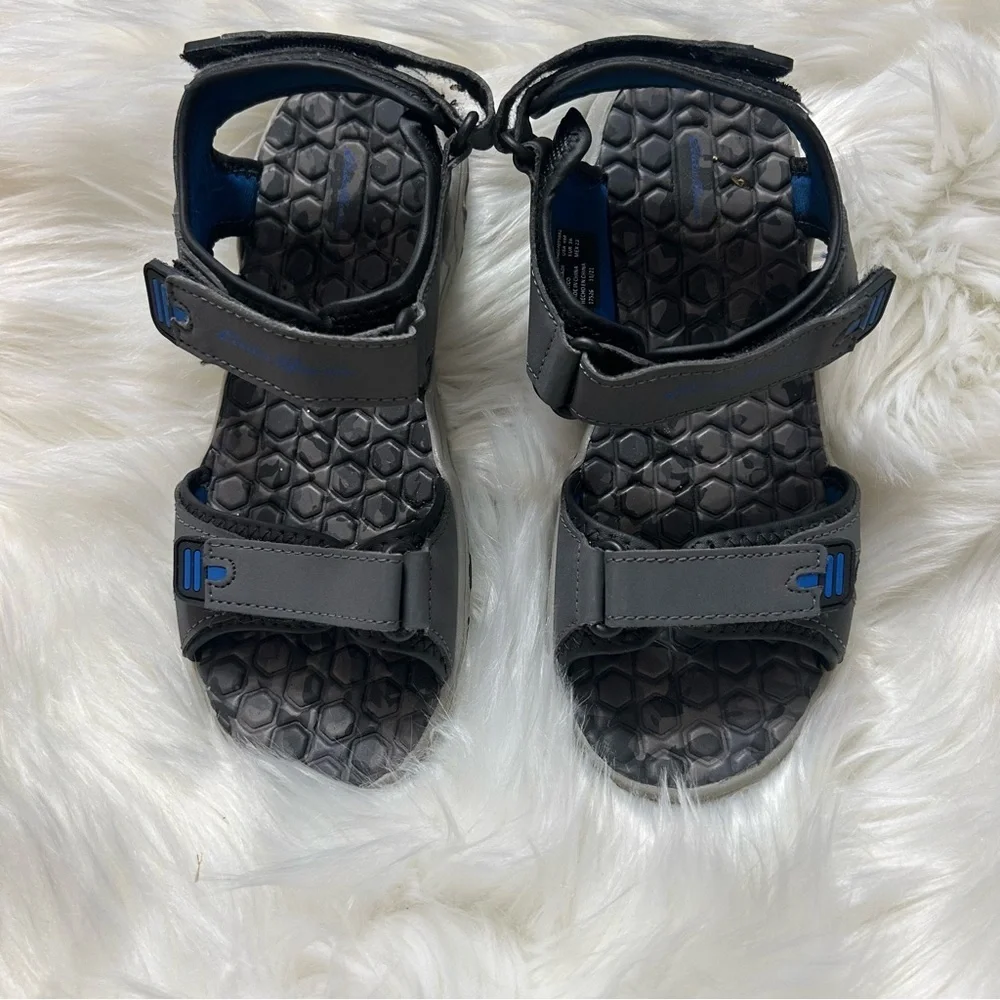 Size 4 Boys Eddie Bauer Sandals E1